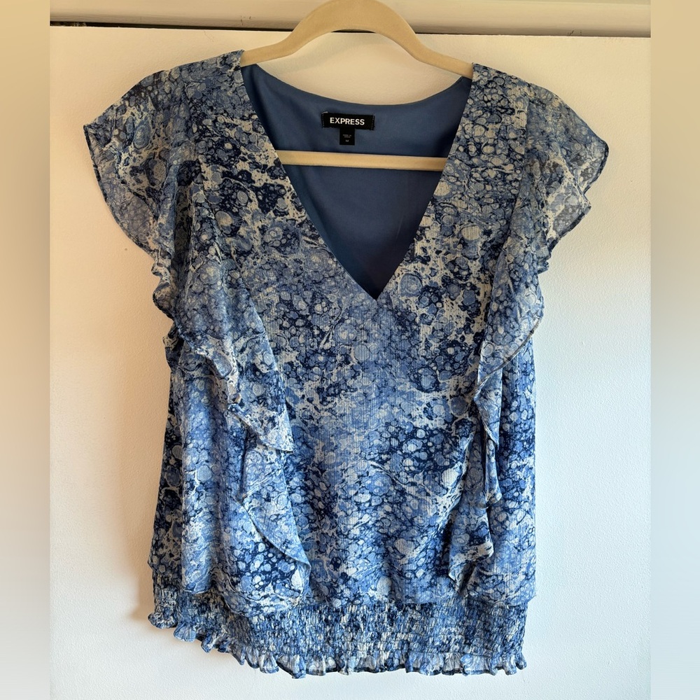 Express Blue Floral Business Casual Blouse. Size M.